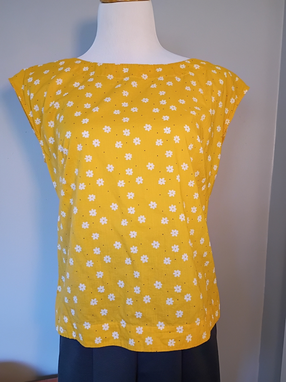 Emily And Fin Yellow Daisy Top Medium